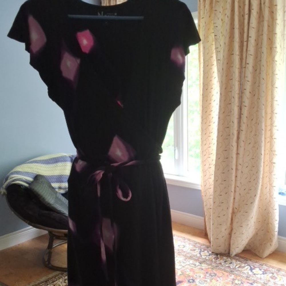 Chic Black and Pink Midi Dress